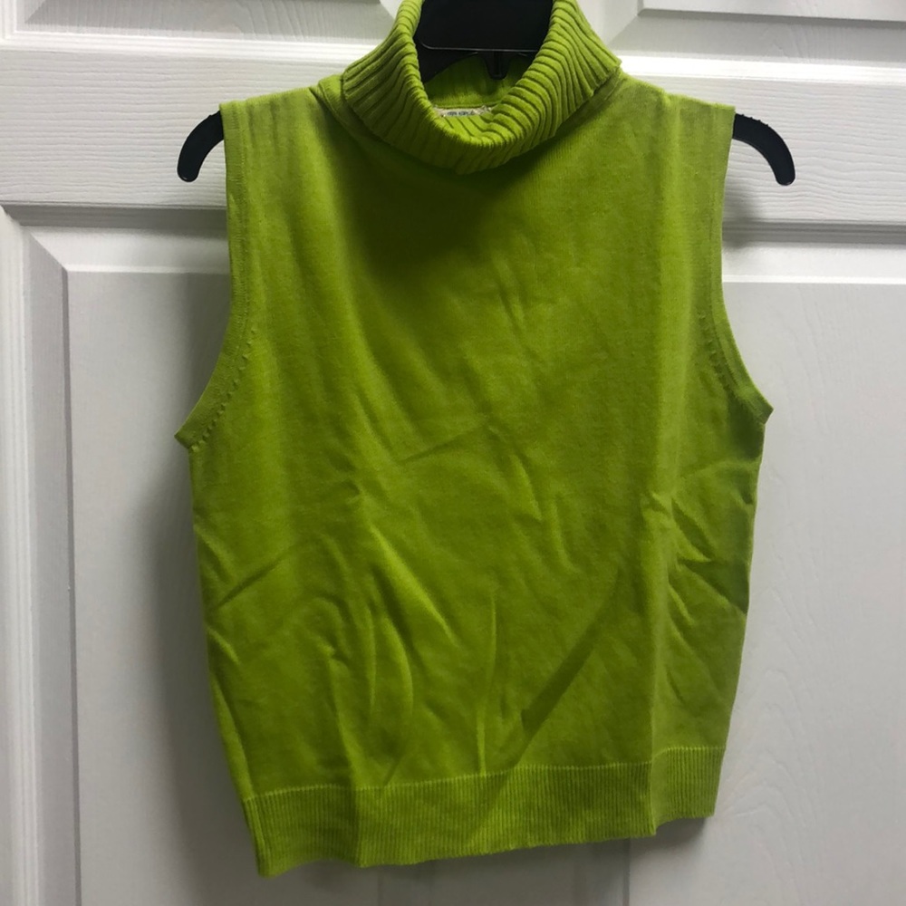 Fully fashioned  green turtleneck sleeveless top gently used size 36